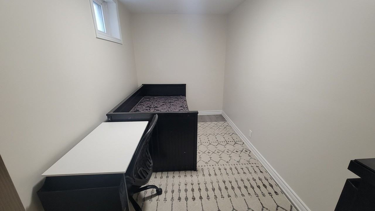 40 Clappison Blvd - Photo 2 of 6