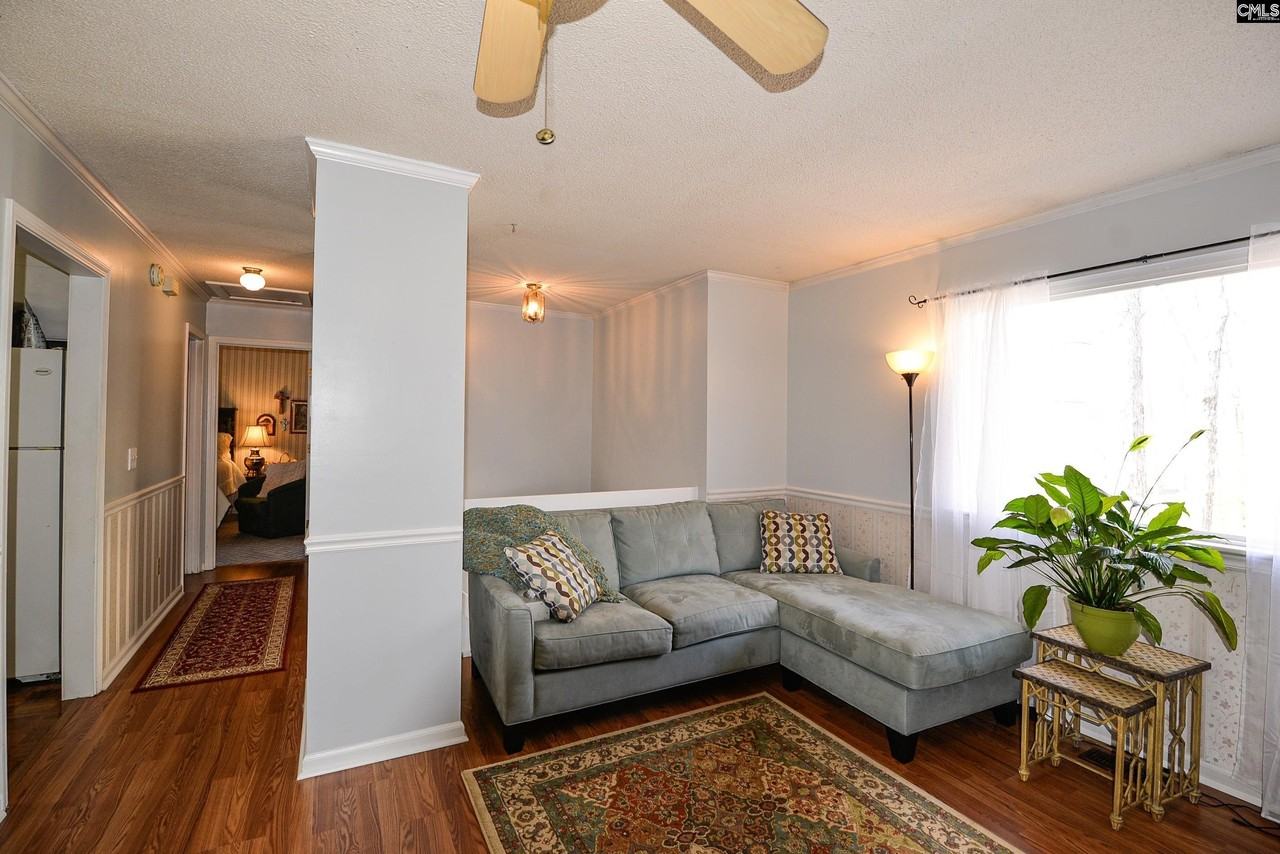 208 Lynch Lane - Photo 3 of 20