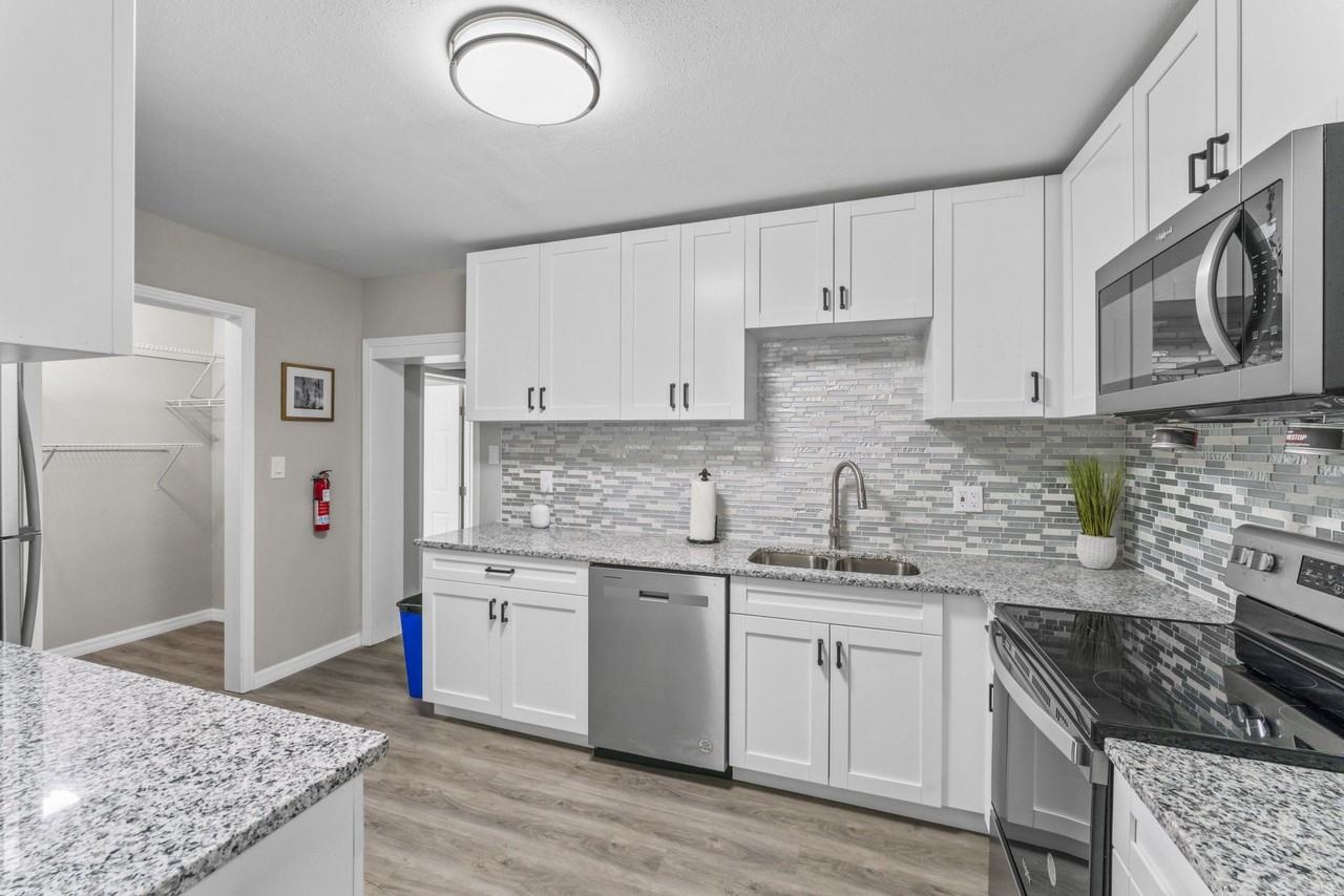 E Sadie St - Photo 5 of 18