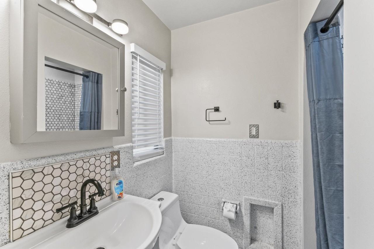 E Sadie St - Photo 6 of 18