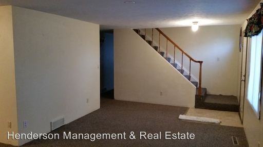 1913 Newcastle Ct - Photo 3 of 12