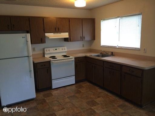 1418 Paley Cir SE - Photo 3 of 11