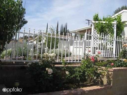 105 Marina Dr - Photo 3 of 11