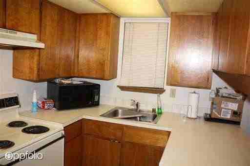 828-830 E. North Ave. - Photo 2 of 7