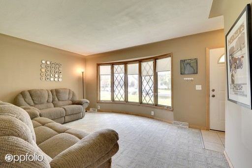 832 19th Ave S - Photo 2 of 8