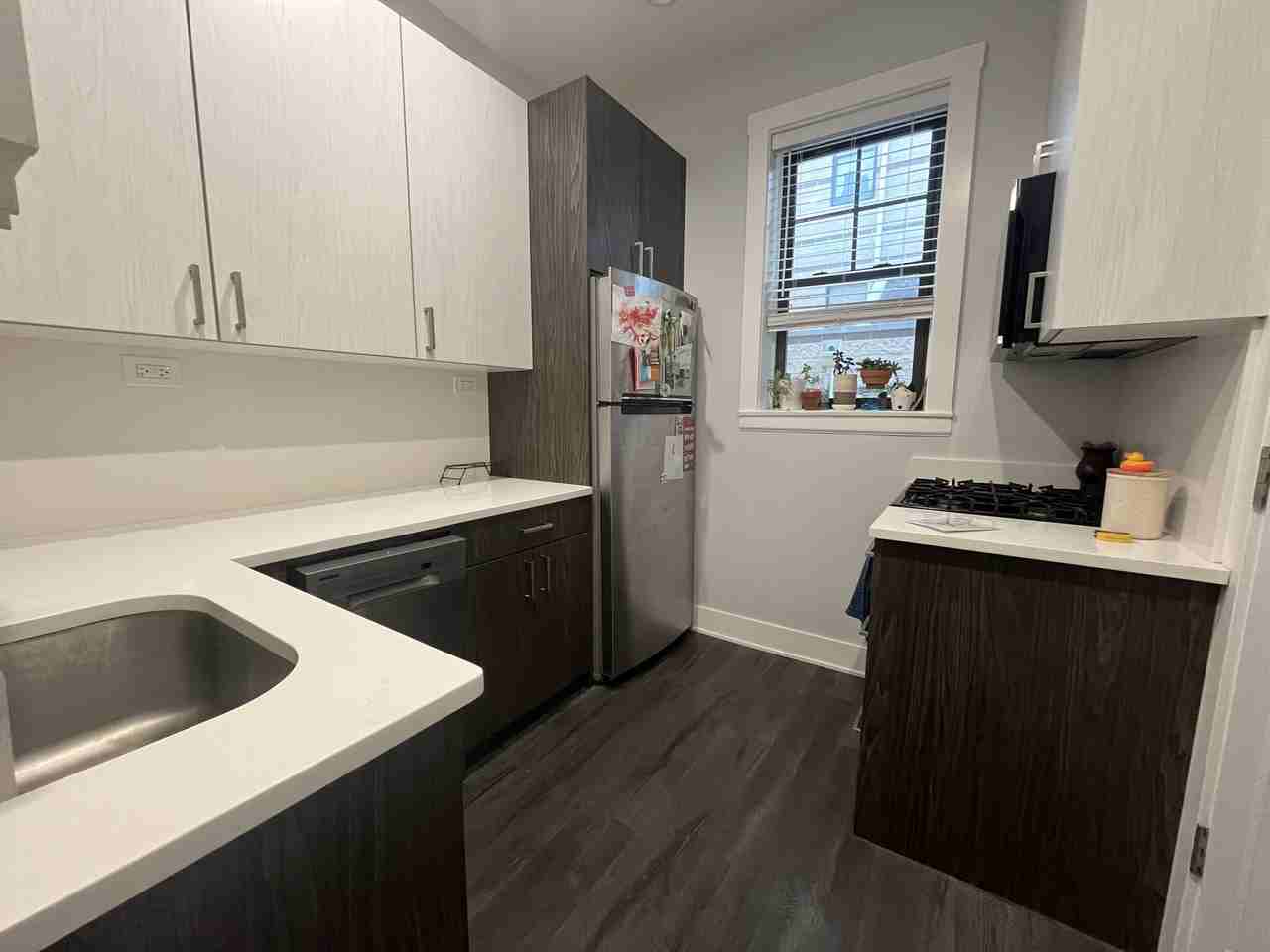 1623 W Belmont Ave #H1 - Photo 3 of 14