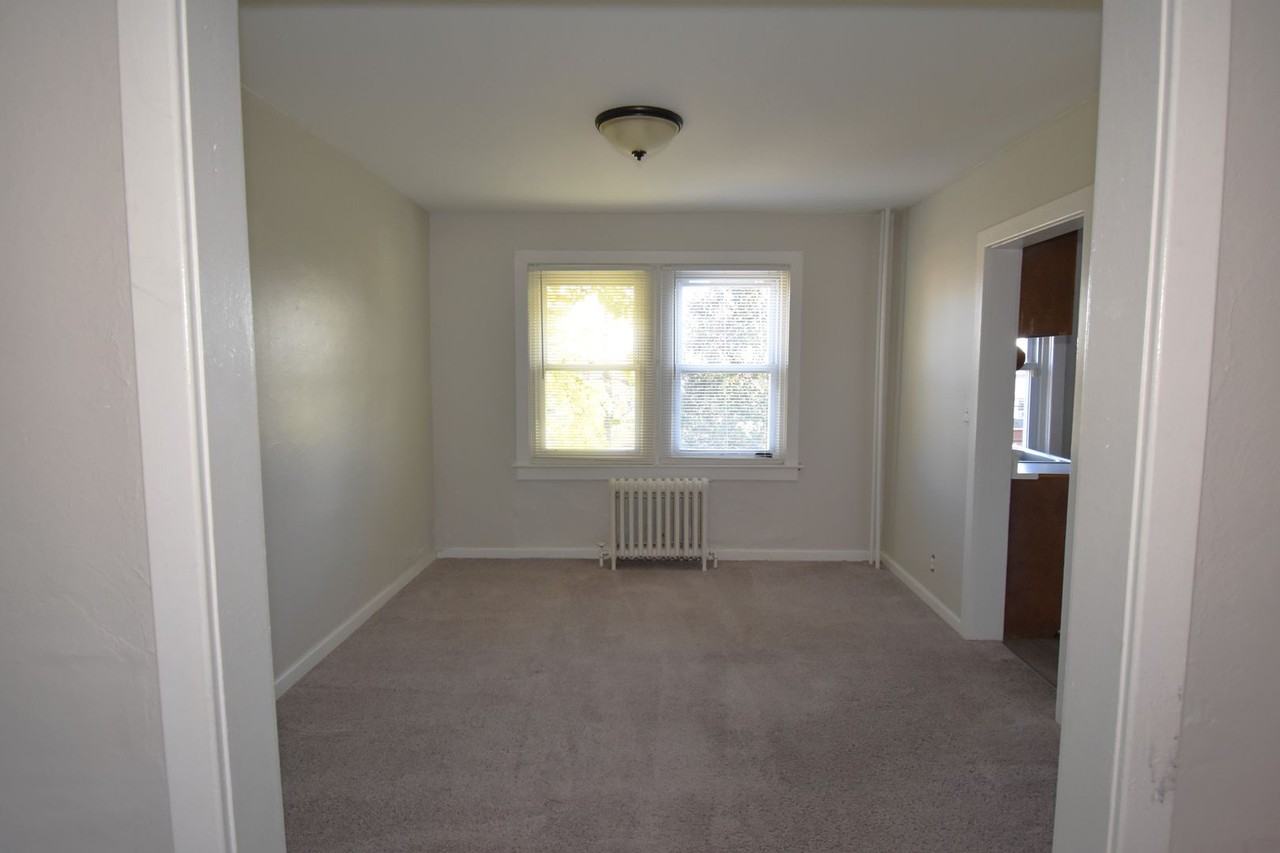 1111 Sterling Ave - Photo 3 of 22