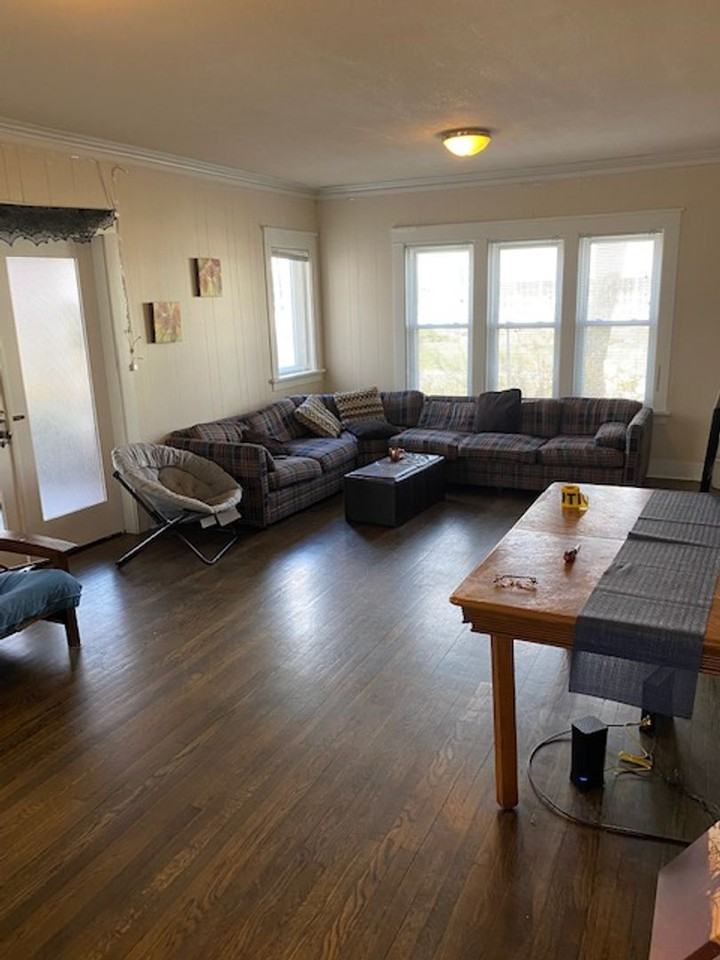 (558) - 424 N. Paterson Street - Photo 2 of 39
