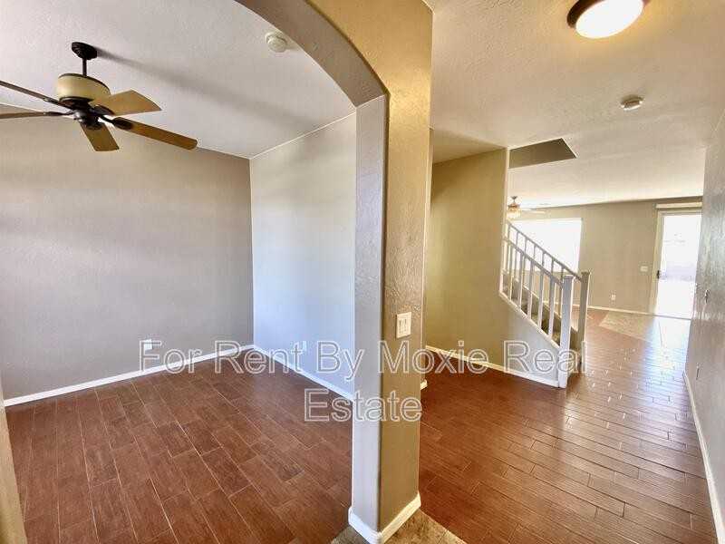 44989 W Woody Rd - Photo 2 of 11