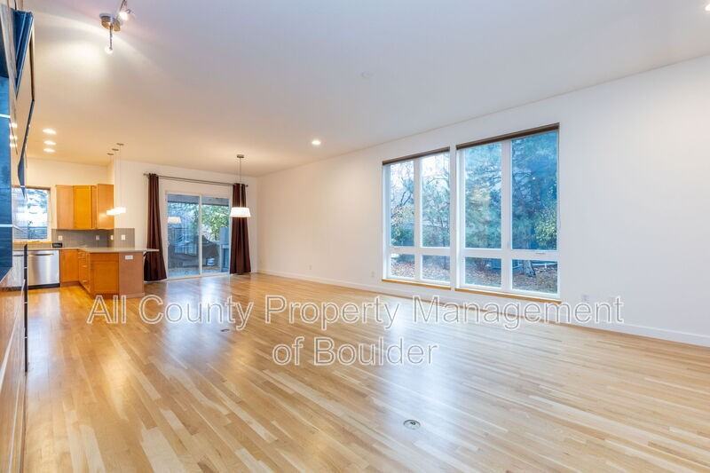 3186 Big Horn St - Photo 3 of 27