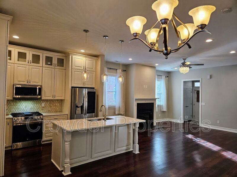 1016 Condon St - Photo 4 of 27