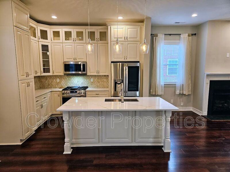 1016 Condon St - Photo 5 of 27