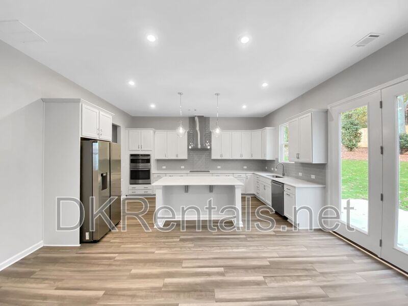 245 Birchwood Row - Photo 7 of 34