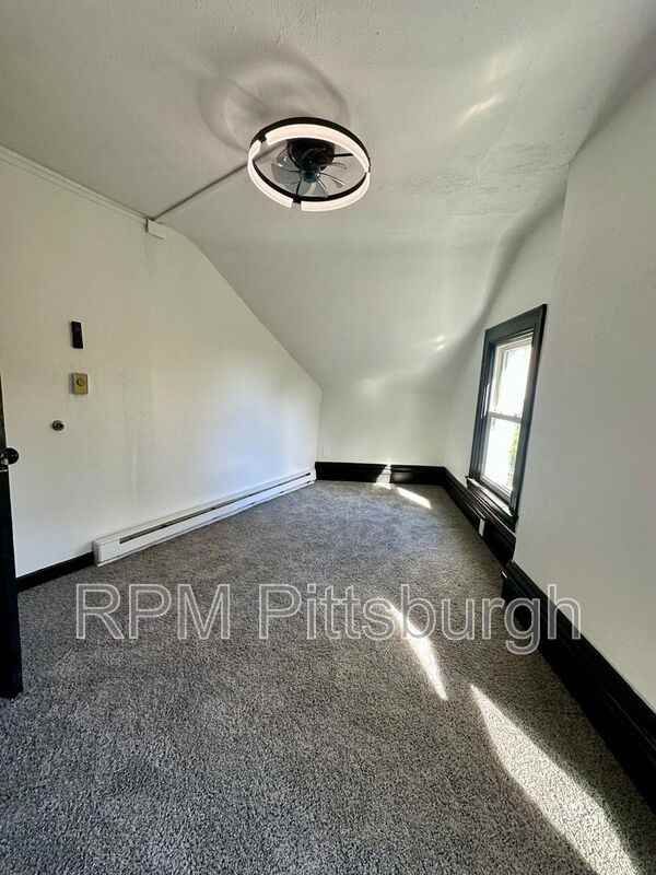 2112 Pauline Ave #2 - Photo 3 of 19