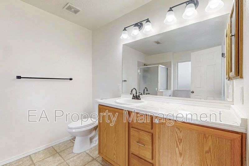 1041 Spring Valley Rd Ne - Photo 2 of 14