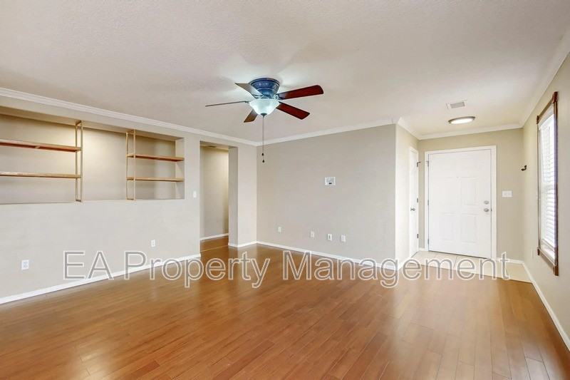 1041 Spring Valley Rd Ne - Photo 5 of 14