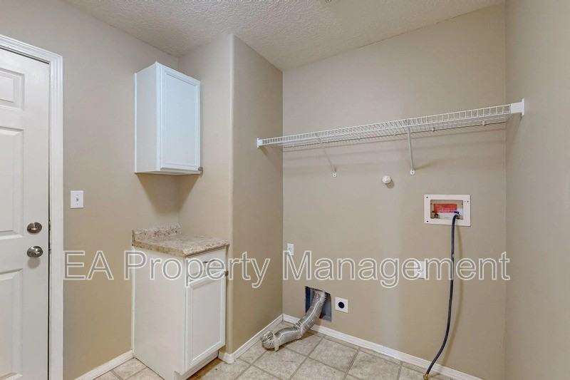 1041 Spring Valley Rd Ne - Photo 7 of 14