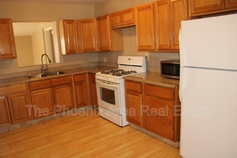 2010 N 37th Pl - Photo 3 of 20