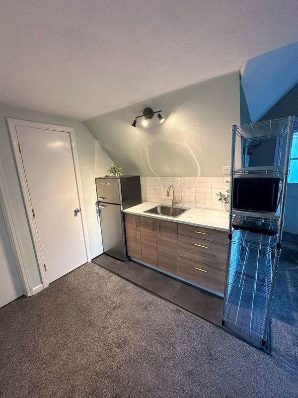 349 Lyons St ##A - Photo 5 of 9
