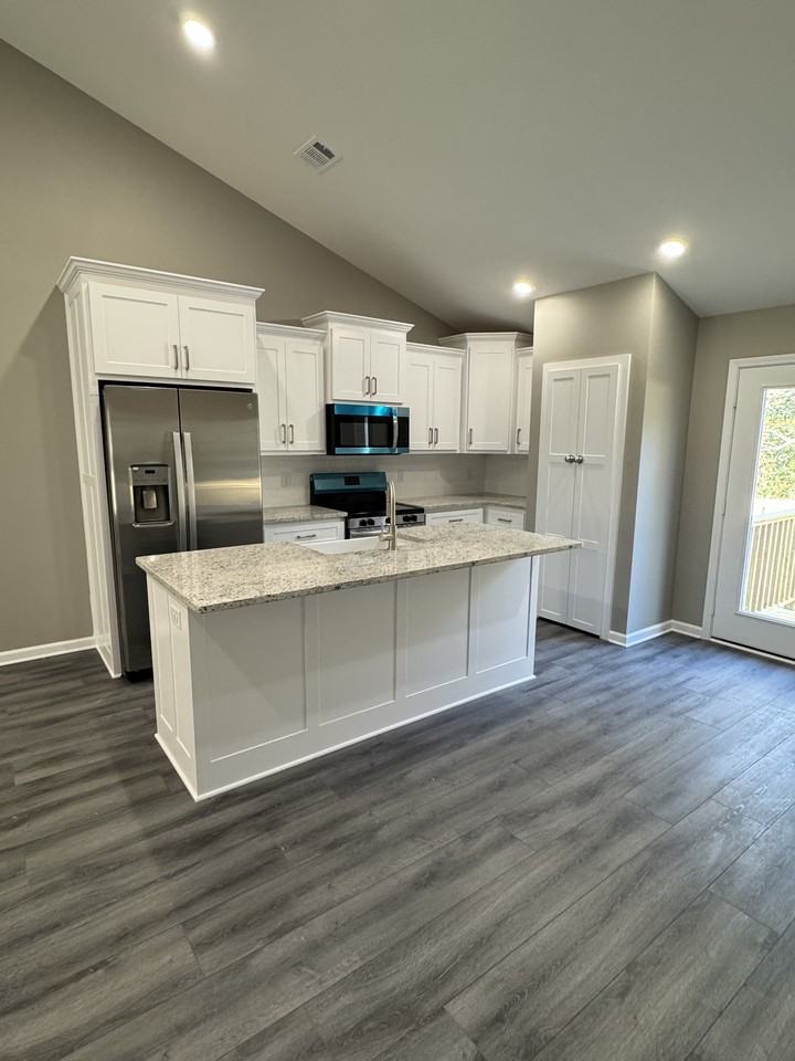 16 Edward Dr - Photo 5 of 21