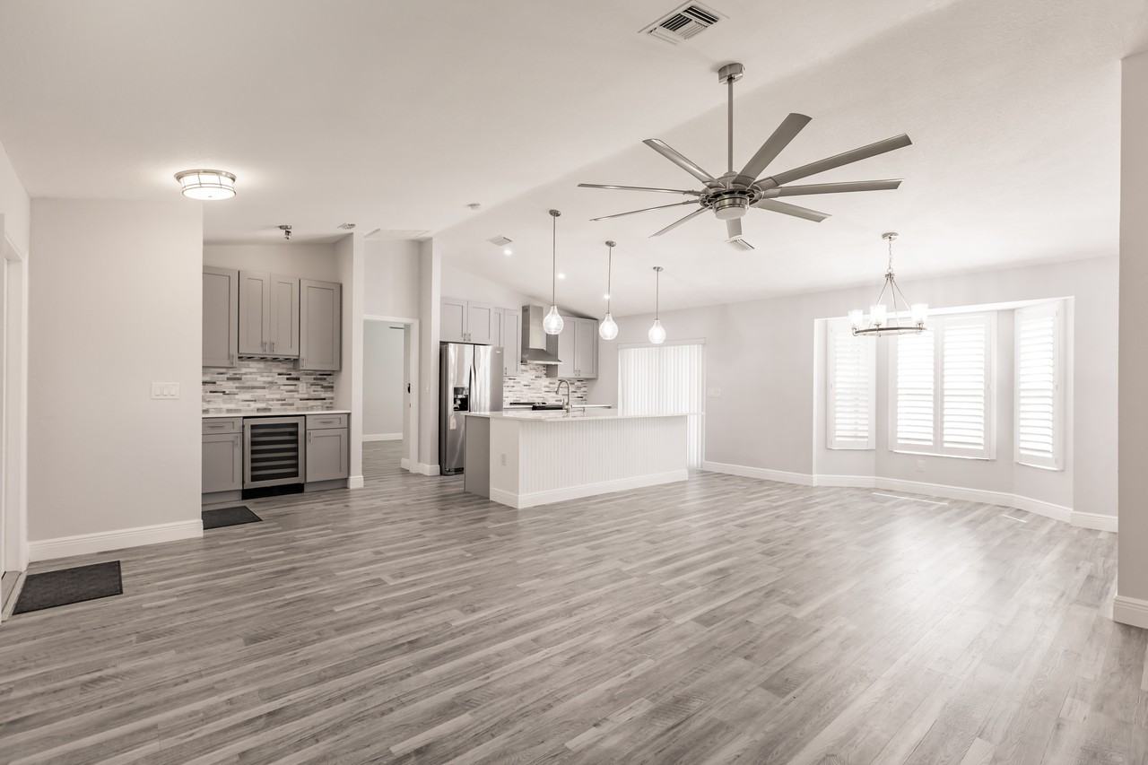 1816 Sw 47th St - Photo 5 of 39