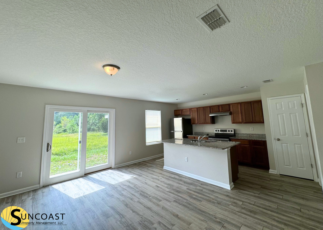 8150 Ocala Ave - Photo 3 of 18