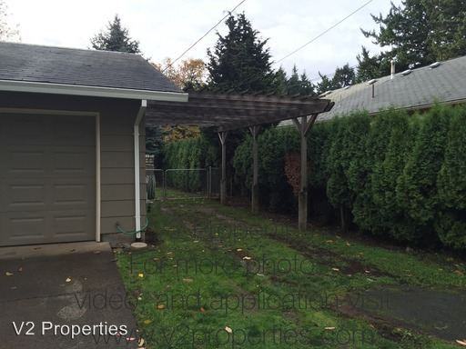 5038 SE Jackson St - Photo 3 of 22