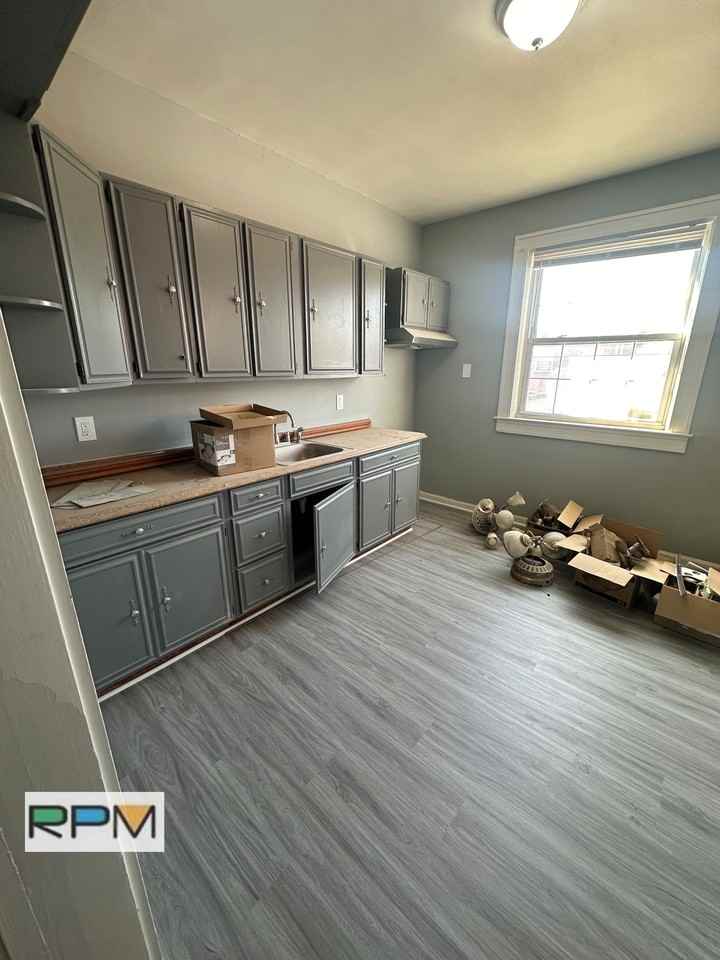 4231 Sheldon Ave - Photo 3 of 13