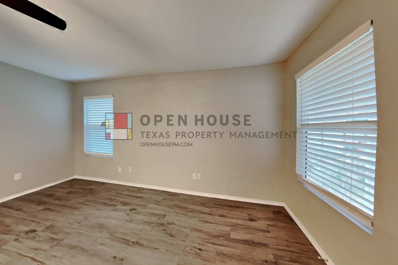 5529 Mcclelland St - Photo 3 of 18