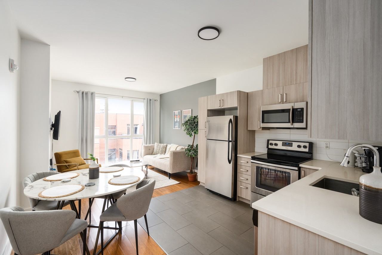 Prince Arthur Furnished Apartments! - Photo 5 of 6