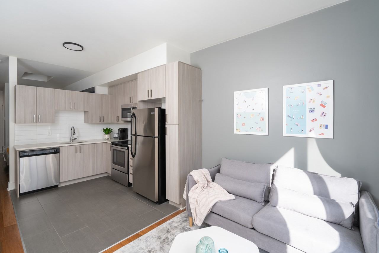 62 Rue Prince-Arthur Est — photo 1