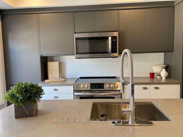 294 South Kingsway #03 - Photo 3 of 15