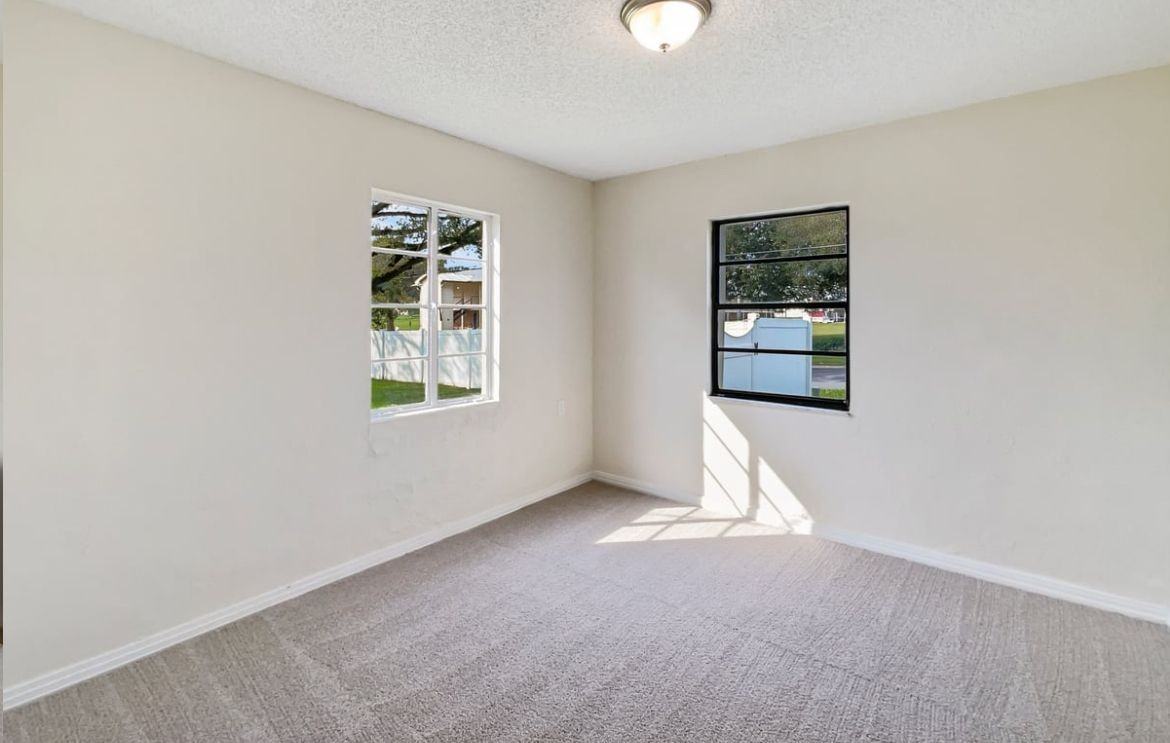 303 Carleton St - Photo 3 of 15