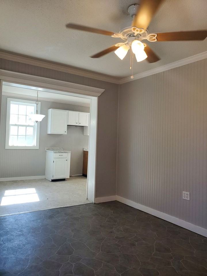 149 Circle Dr - Photo 2 of 13