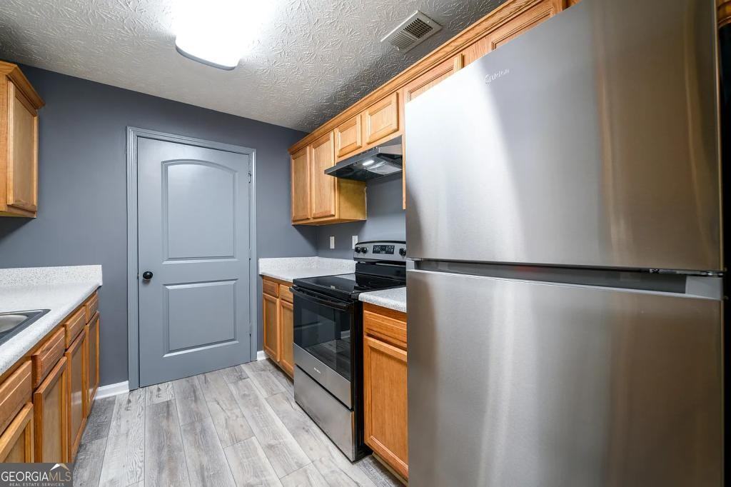 6301 Fairington Village Dr - Photo 5 of 12