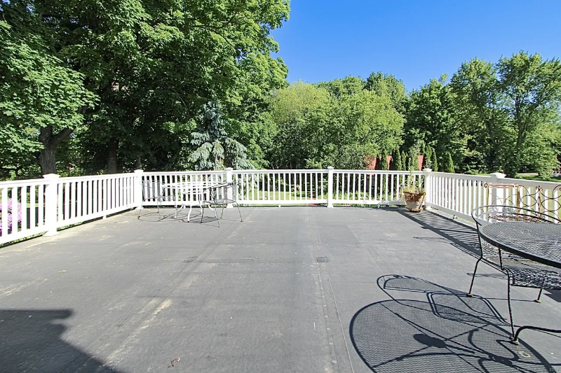 573 Main St - Photo 2 of 20