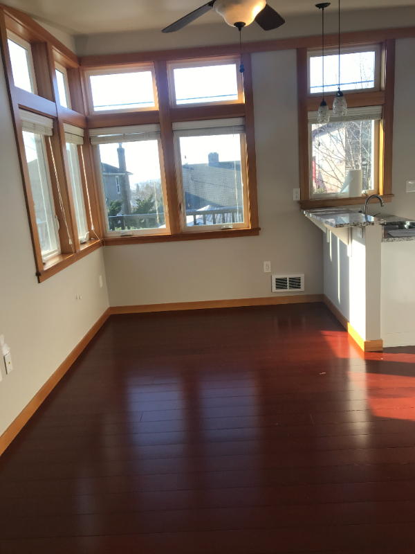 5025 36th Ave Sw - Photo 3 of 5