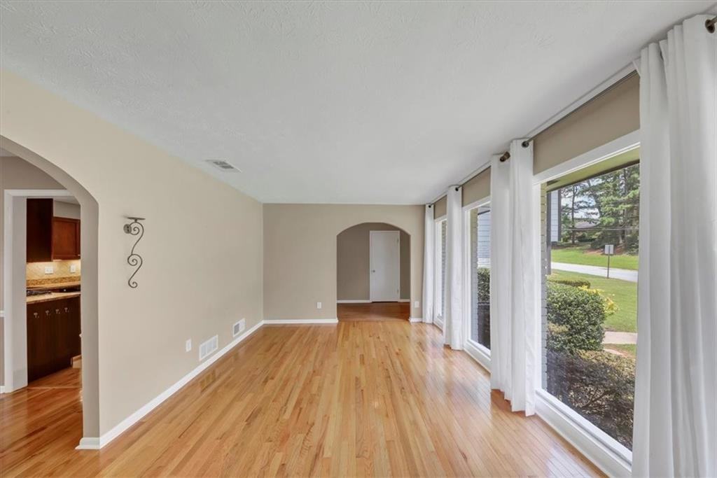 Casa Loma Dr & Georgian Woods Cir #2B - Photo 7 of 27