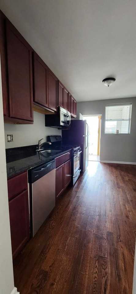 4633 Lawndale ALB - Photo 3 of 11