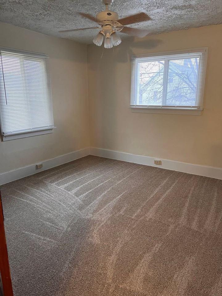 35 Whitney Ave N - Photo 3 of 10