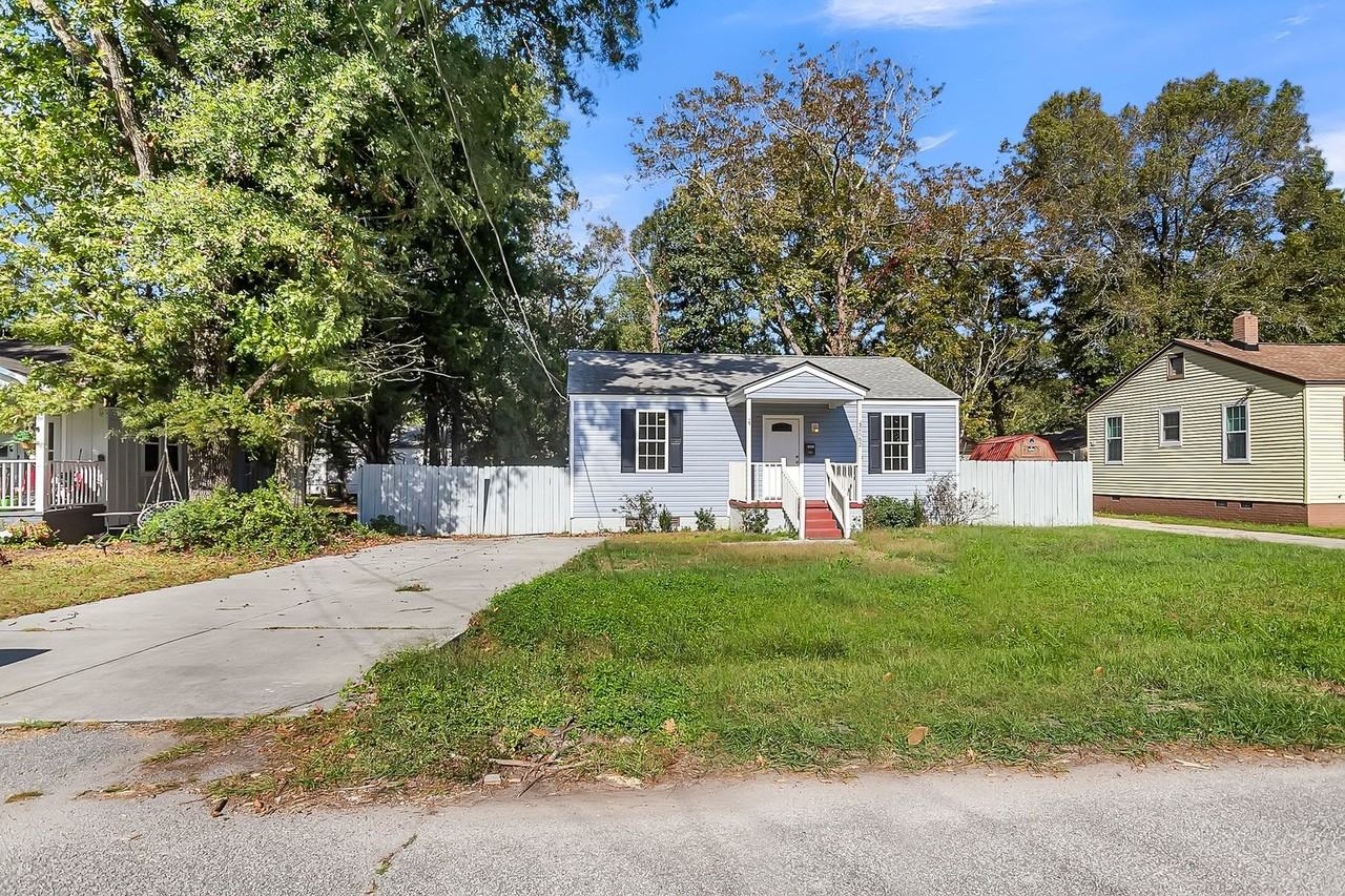 2662 Hull St - Photo 4 of 29