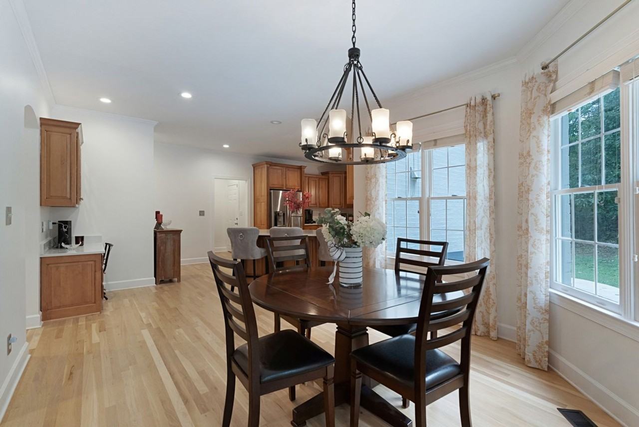 1017 Alcove Ct - Photo 7 of 35