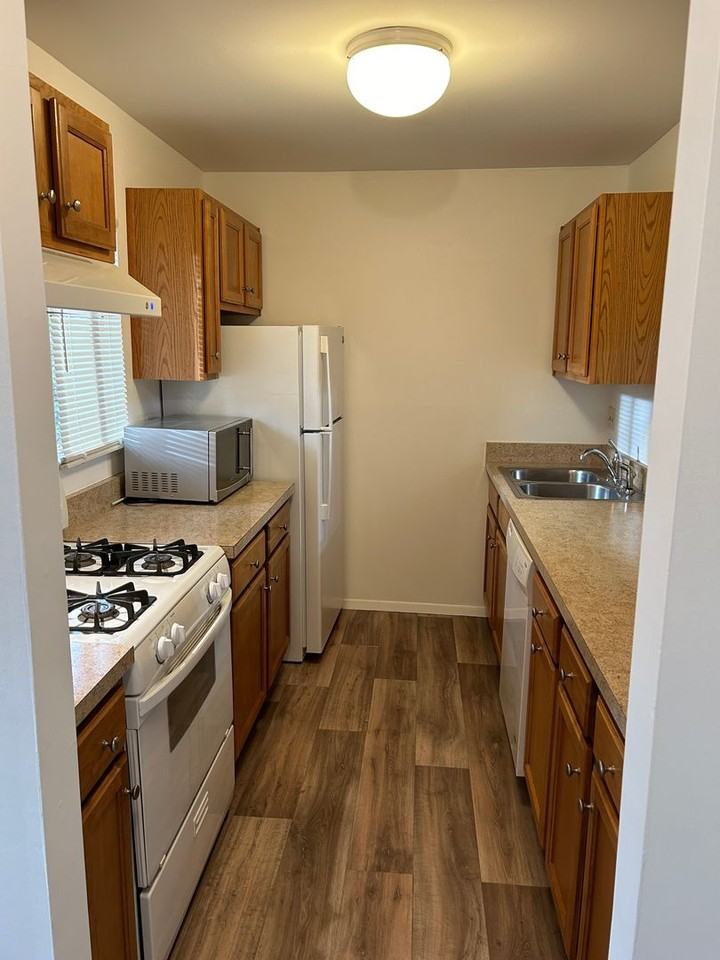 11809 N Briar Patch Dr - Photo 3 of 21