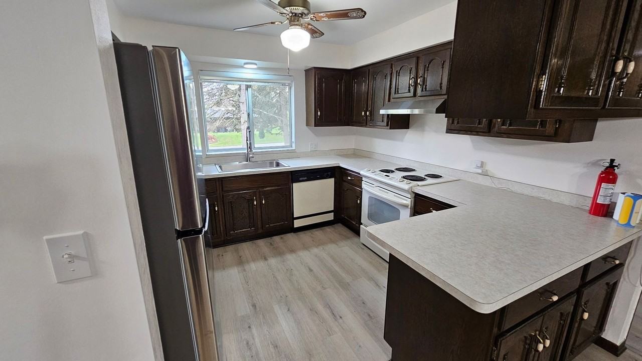 6805 Fredmoor Dr - Photo 3 of 22