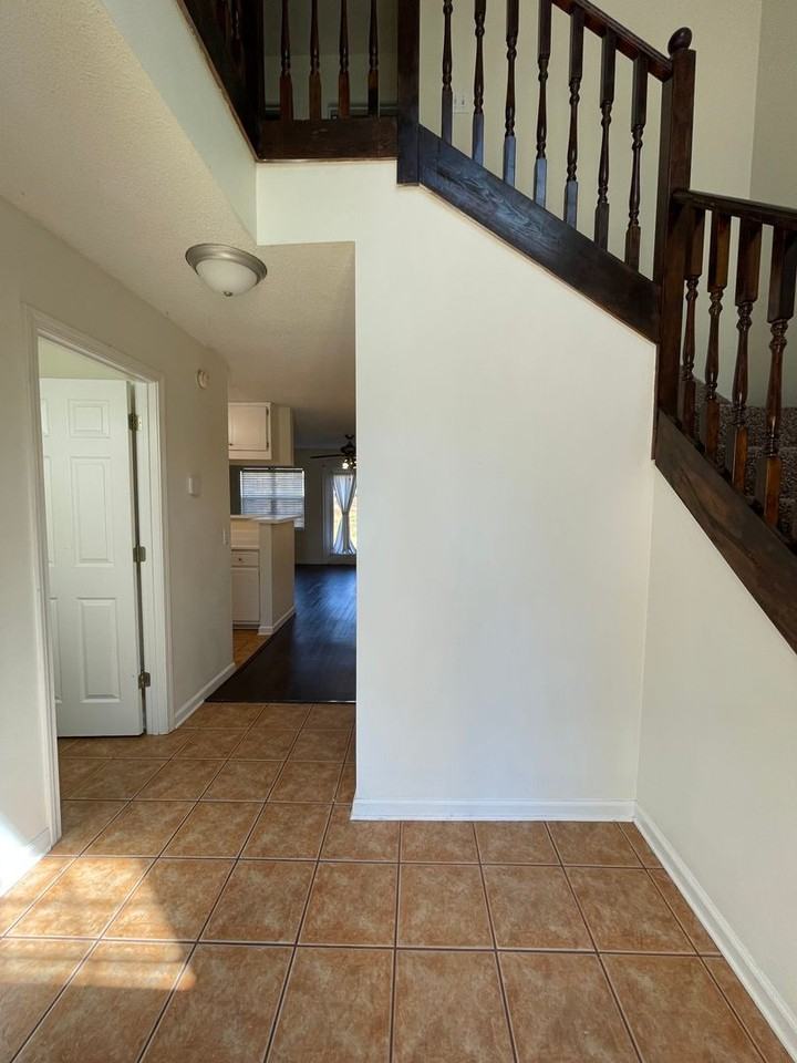 118 W Briar Dr - Photo 2 of 26