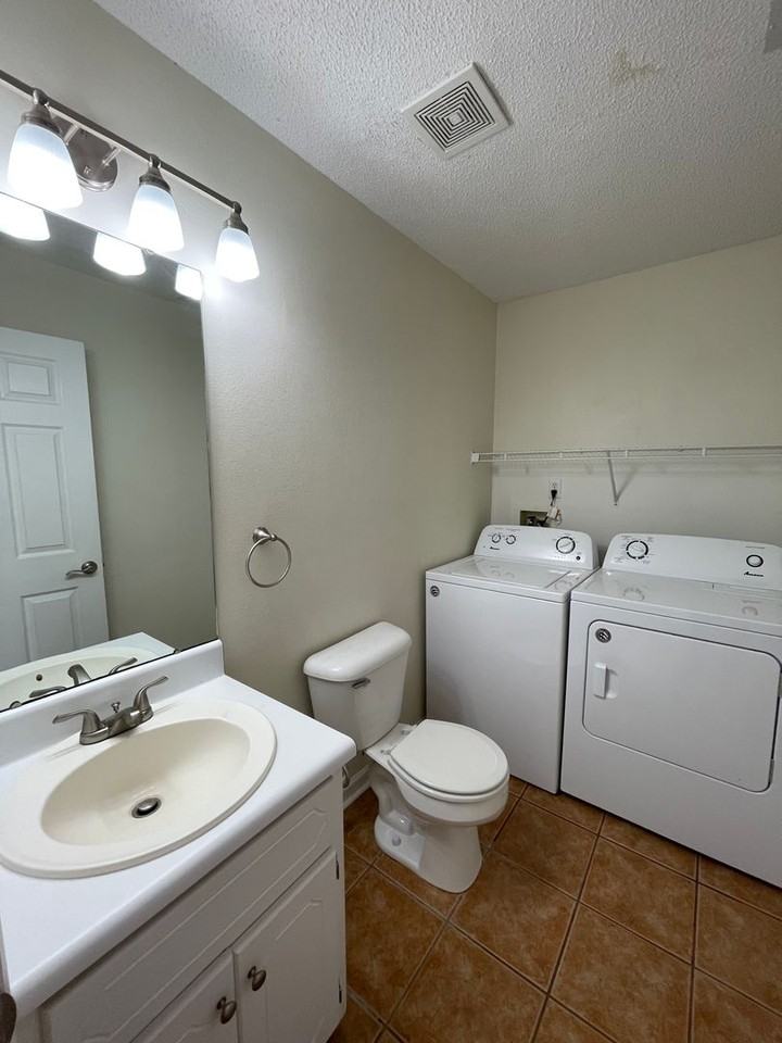 118 W Briar Dr - Photo 4 of 26