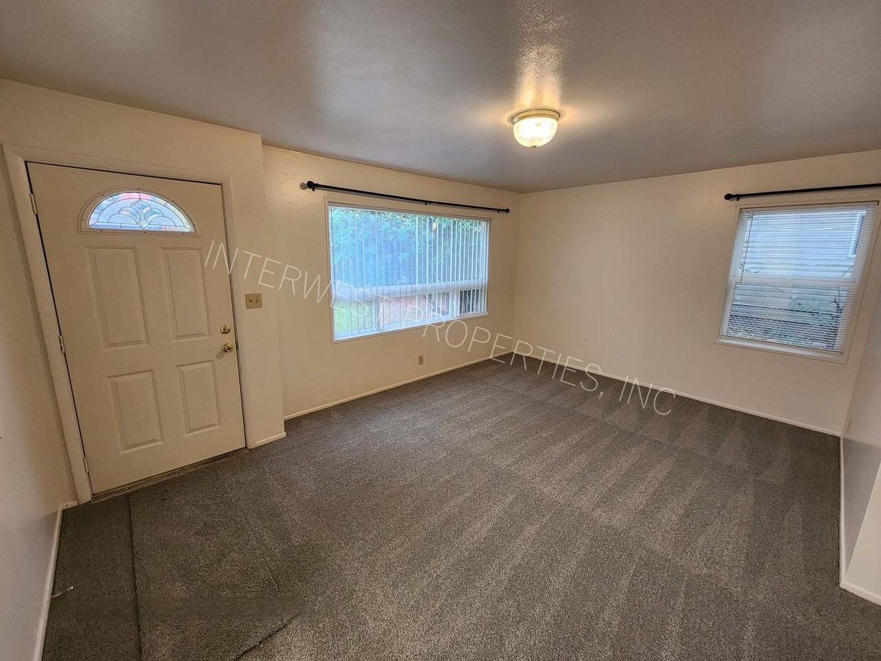 4607 Se 43rd Ave - Photo 3 of 22