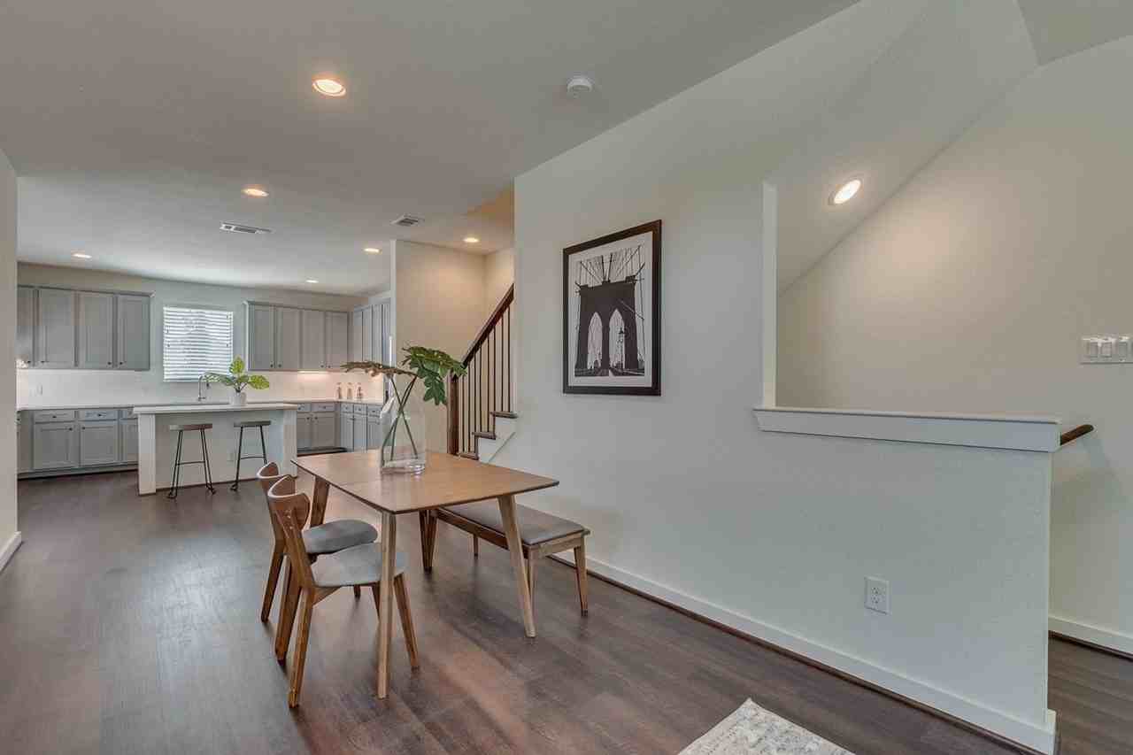3119 Greene Ave - Photo 6 of 28