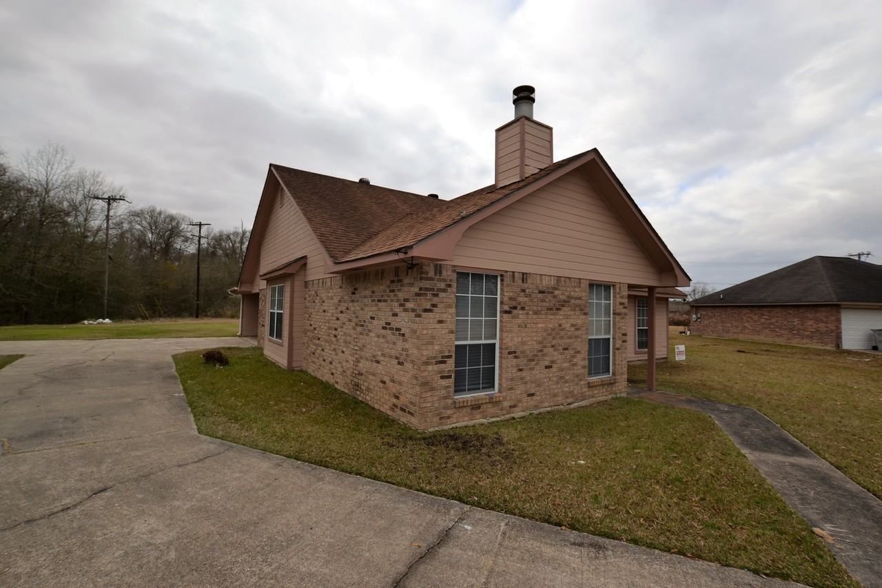4502 Fausse Dr - Photo 2 of 35