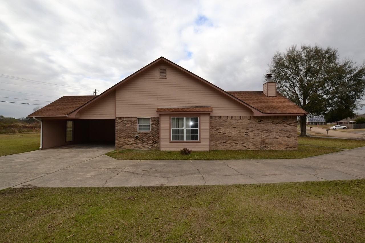 4502 Fausse Dr - Photo 3 of 35
